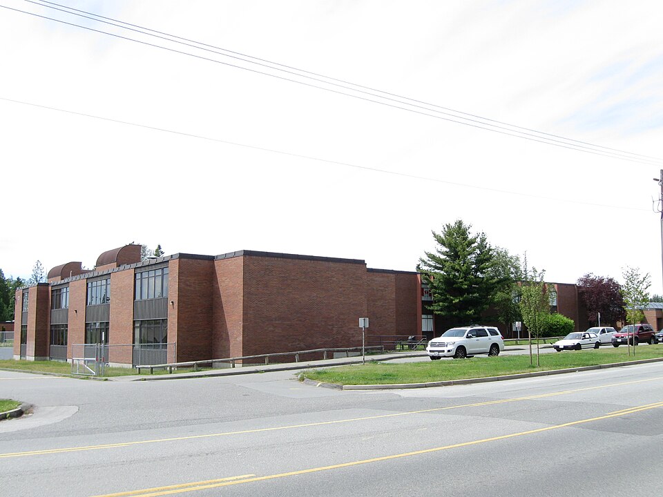 Semiahmoo Secondary School 학교 건물 외관
