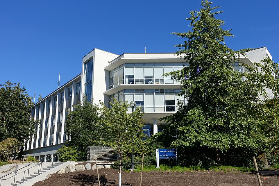 University of British Columbia (UBC) 학교 건물 외관
