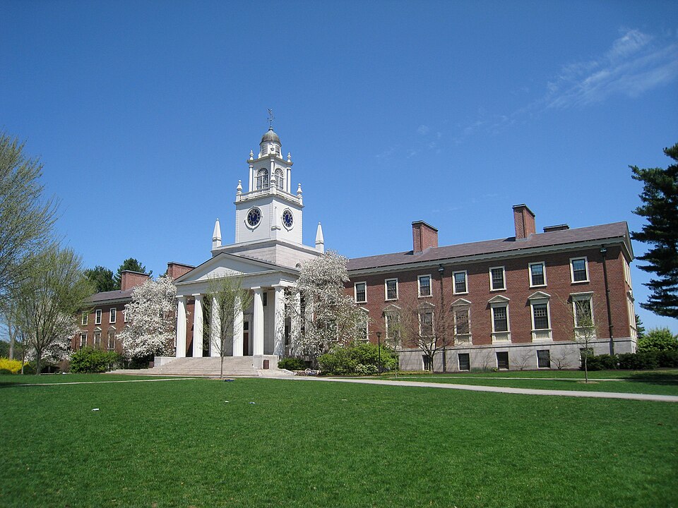 Phillips Academy Andover 학교 건물 외관